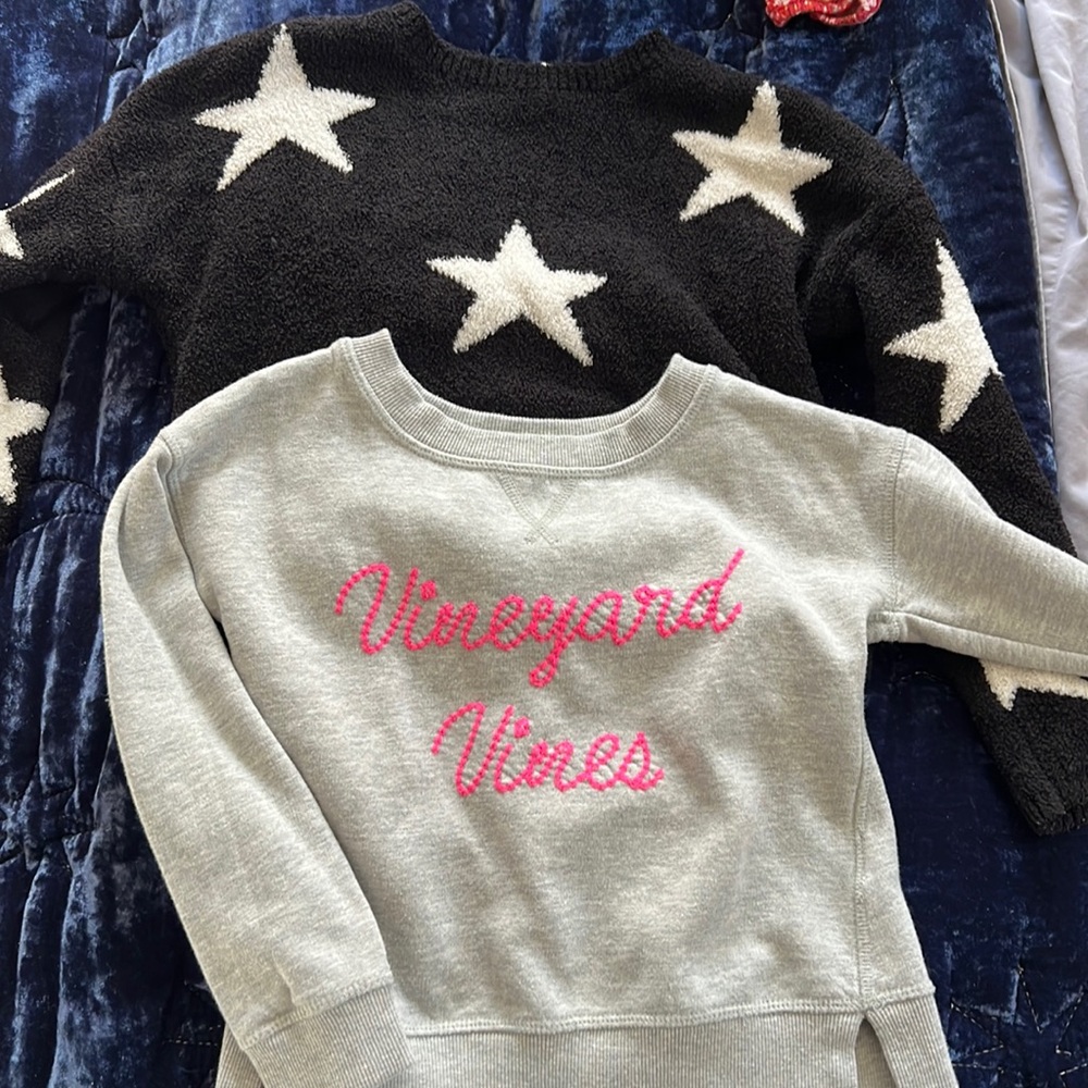 Bundle of 2 girls sweaters
